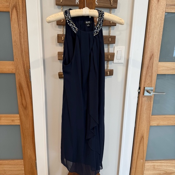 SLNY Sleeveless Halter Beaded Neck Flowing Layered Navy Dress Women’s 14 NEW - Picture 2 of 12